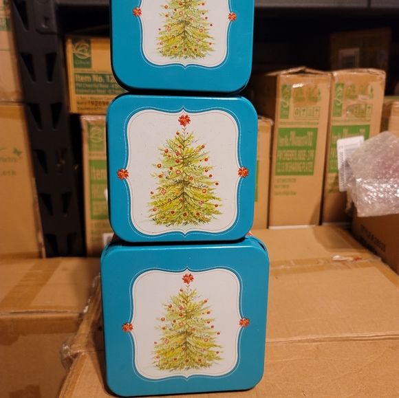 Pioneer Woman Christmas Tins - Picture 6 of 10